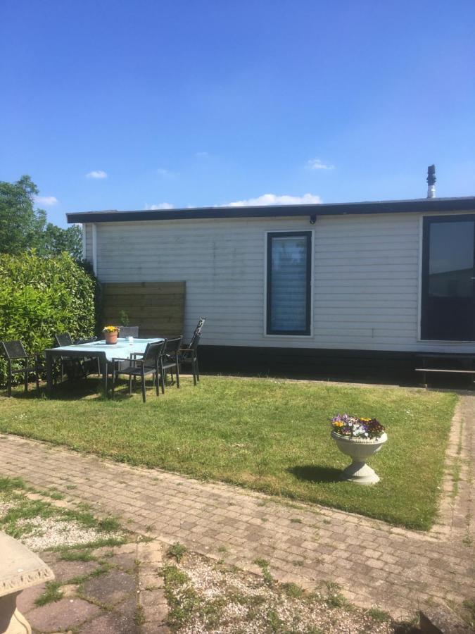 Ruime Chalet Midden In De Natuur In Lith Eksteriør billede