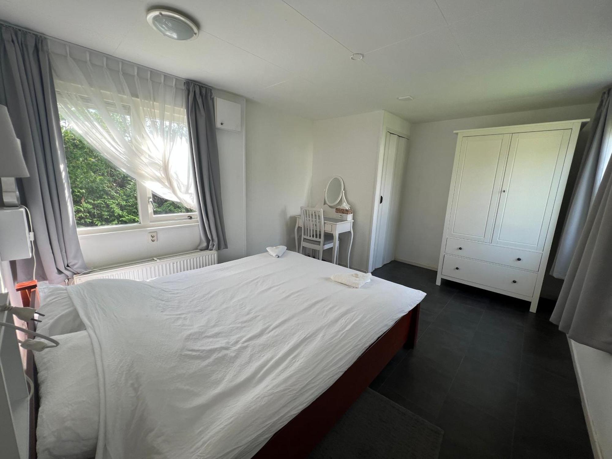 Ruime Chalet Midden In De Natuur In Lith Eksteriør billede